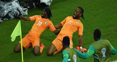 فيديو .. الأفيال تثور وتحطم الكومبيوتر الياباني بفوز بطله "الأب الروحي" دروجبا
